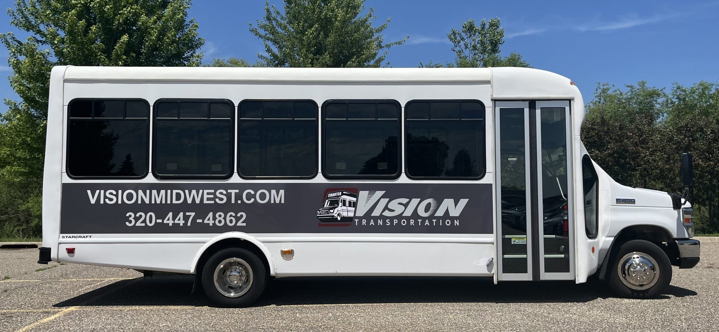 Mini White Charter Bus 25 Seat Capacity Elk River Minnesota